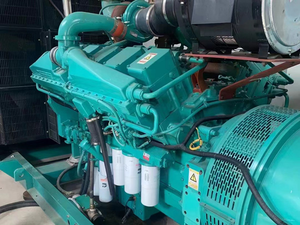 西山更换100kW柴油发电机组机油时，需要注意哪些事项？